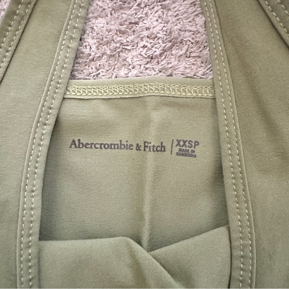 A&F Traveler Romper Light Green - Picture 2 of 5